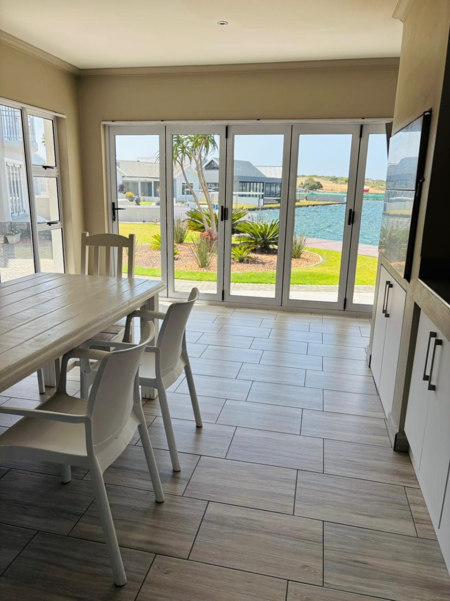 To Let 3 Bedroom Property for Rent in Aston Bay Eastern Cape